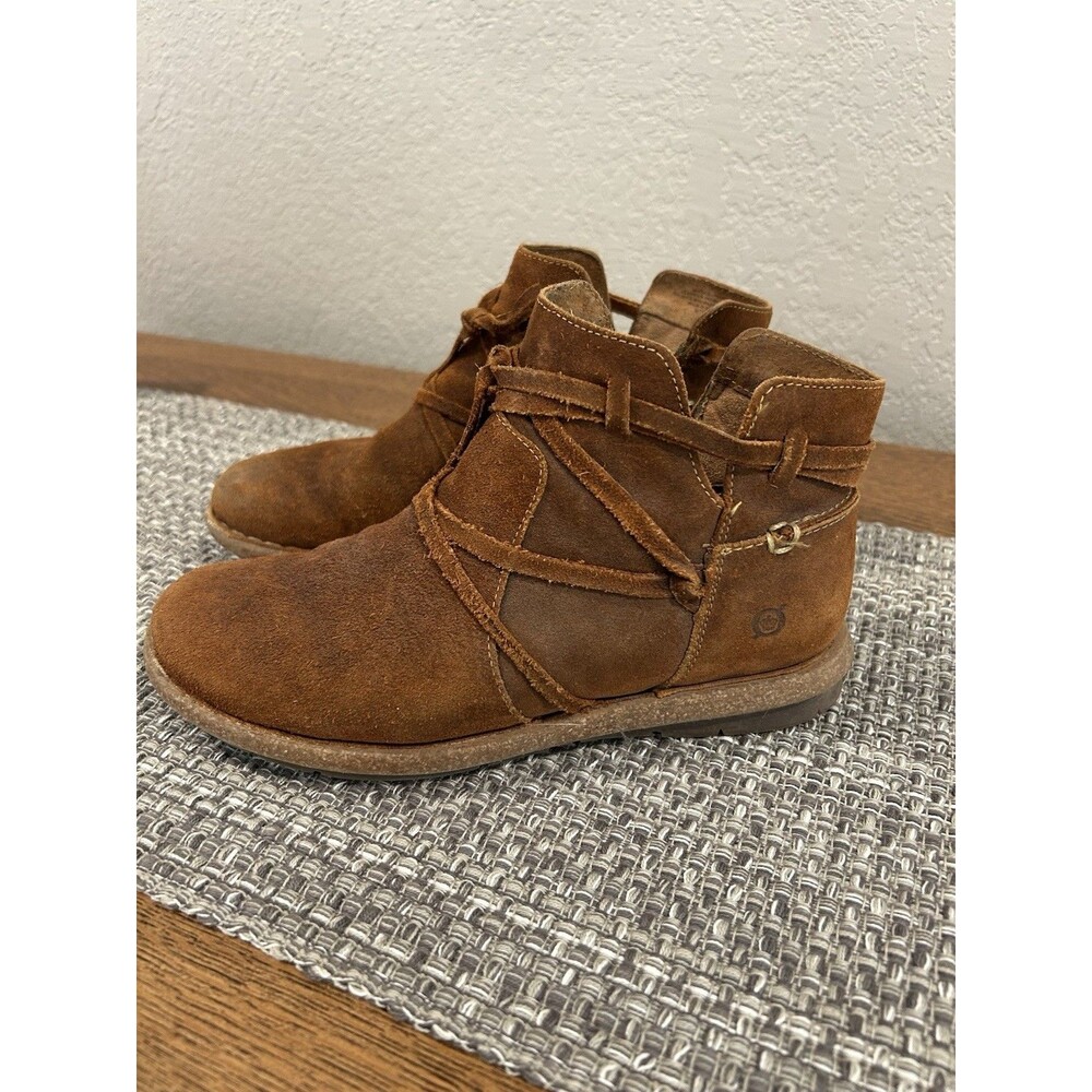 Born Women’s Tarklin Boots Brown Ankle Booties Suede Size 8 Casual Comfort
